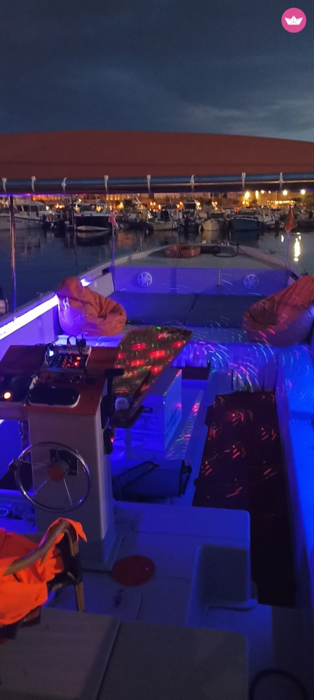 Aventura de barco com festa de dia inteiro: pôr do sol e karaokê noturno em Budva