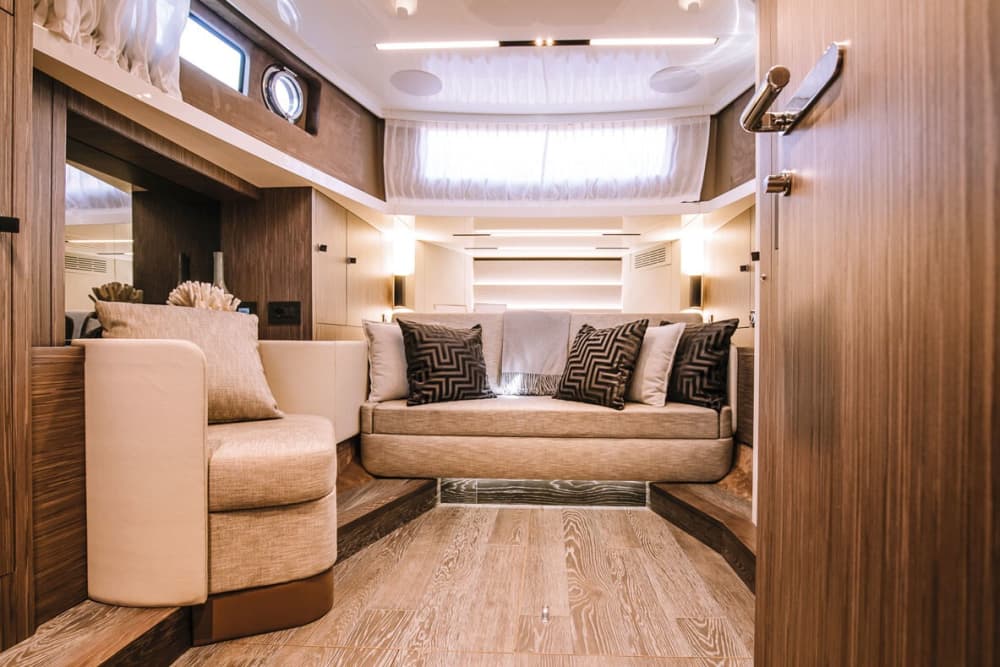 Całodniowa prywatna ucieczka jachtem – odkryj Maltę lub Gozo na pokładzie Cranchi A46