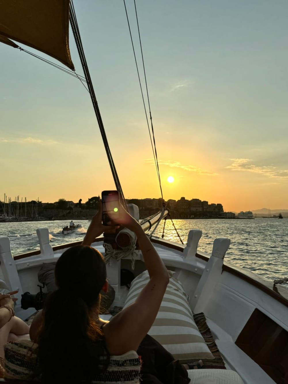 Noordoost-Corfu over zee – Klassieke dagcruise