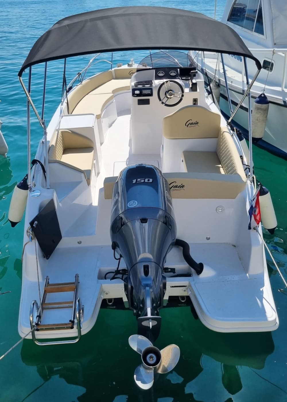 Discover Makarska: A full day of sun on a motorboat