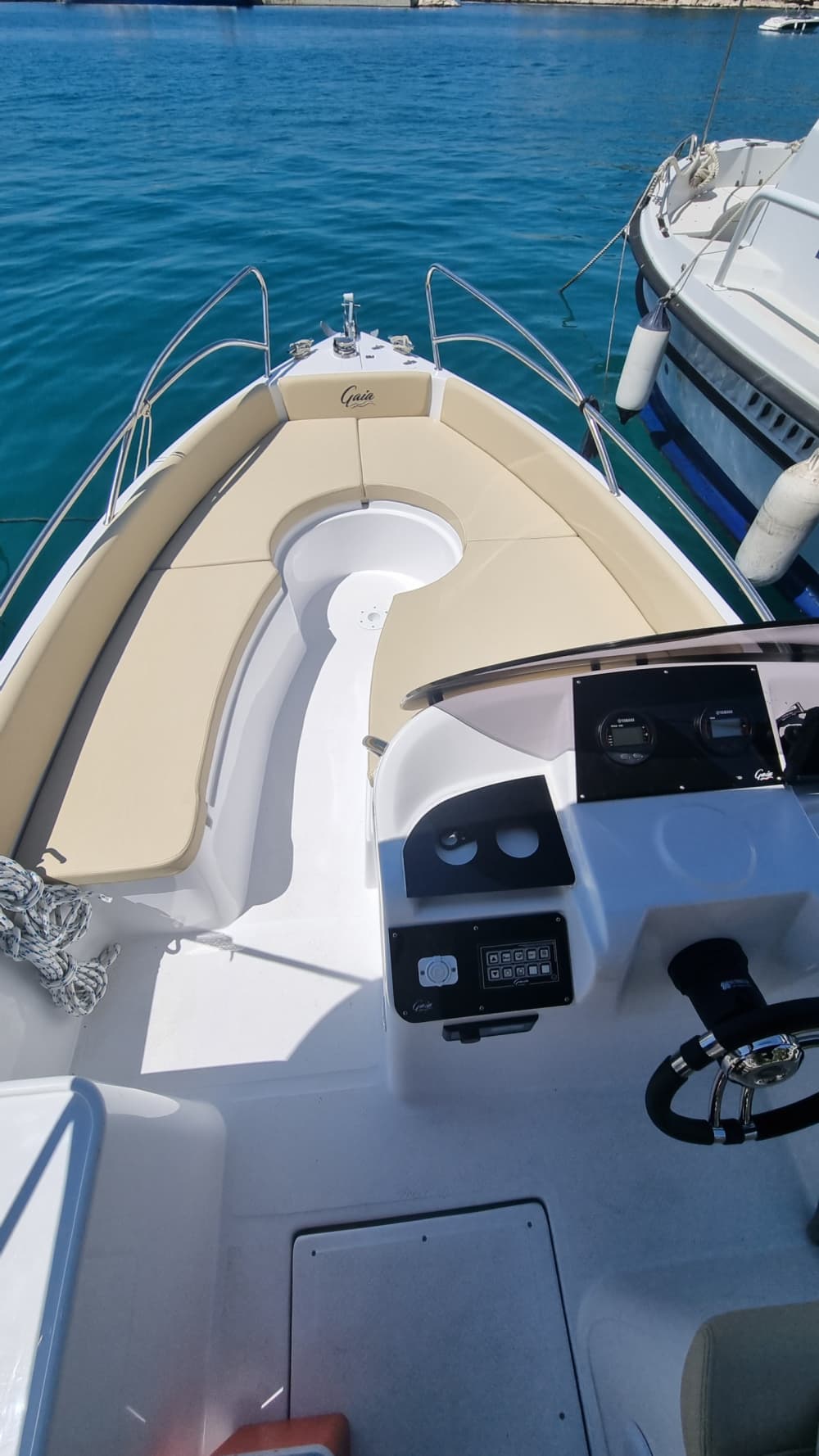 Discover Makarska: A full day of sun on a motorboat