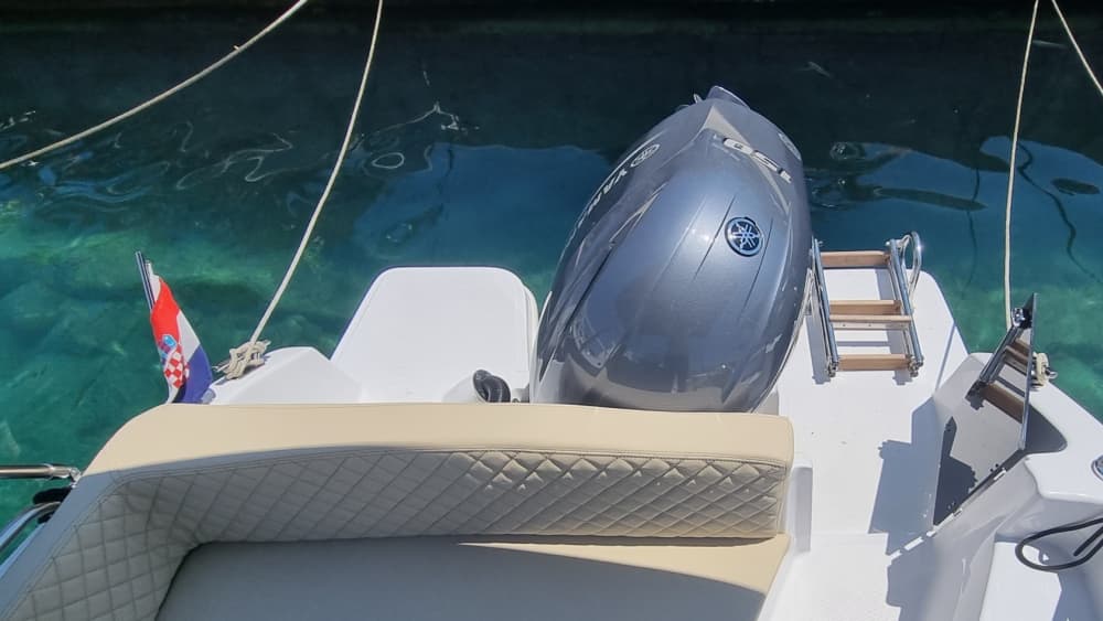 Discover Makarska: A full day of sun on a motorboat