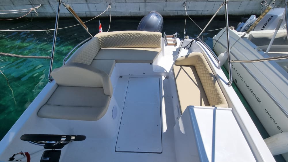 Discover Makarska: A full day of sun on a motorboat