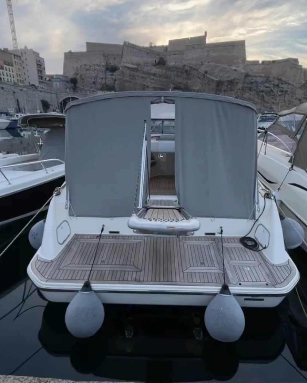 Ganztägige Motorbootvermietung in Marseille