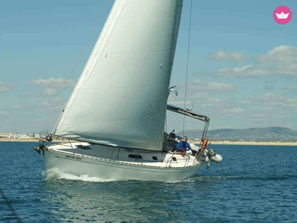 Sea, Love & Sun: A full day of emotions on a sailboat