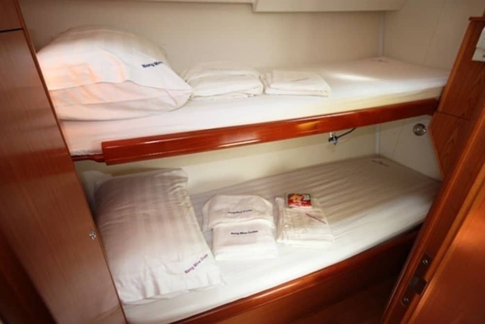 Аперитив на лодке в Неаполе с купанием в заливе.