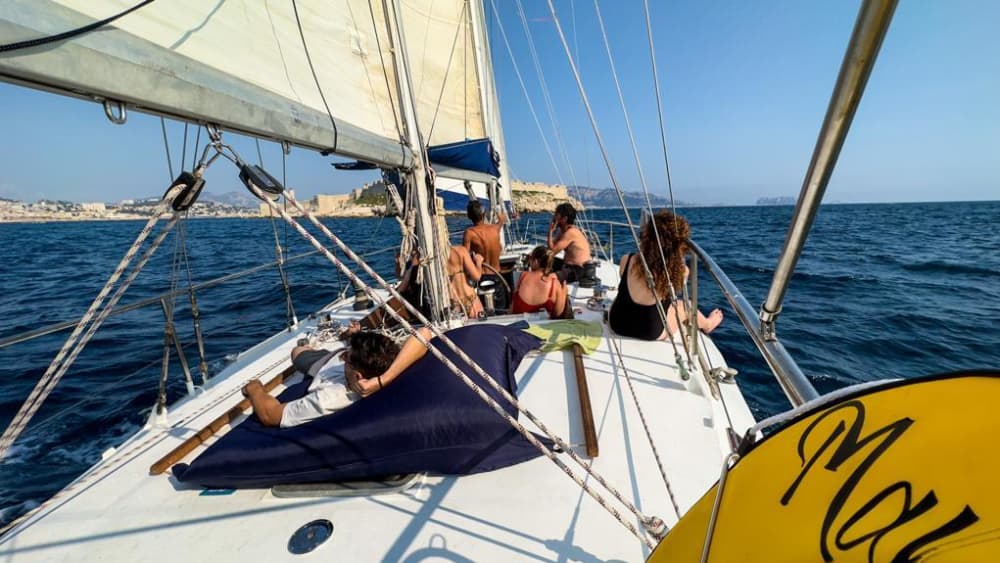 Introduktionsdag för segling i Calanques med badstopp.