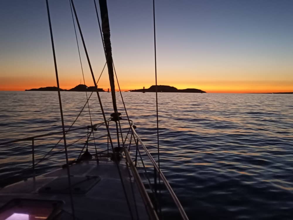 Sunset sailing and snorkeling in the Calanques du Frioul