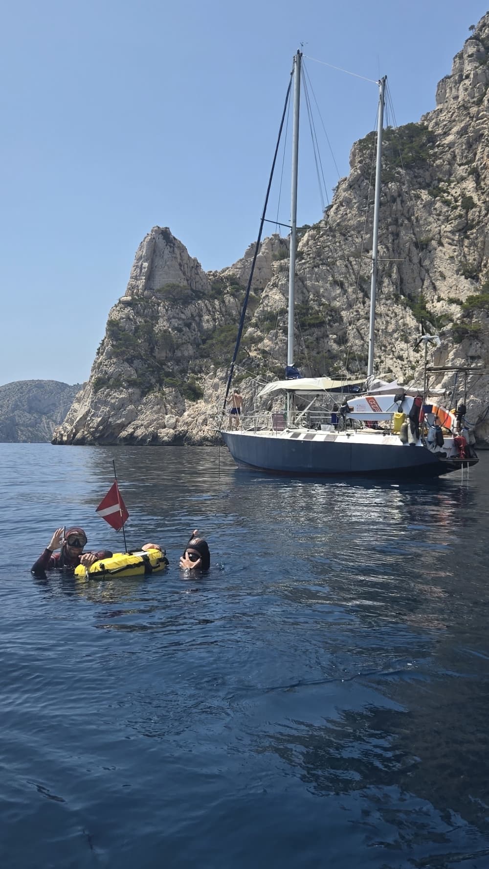 Sailing and snorkeling excursion in the Calanques