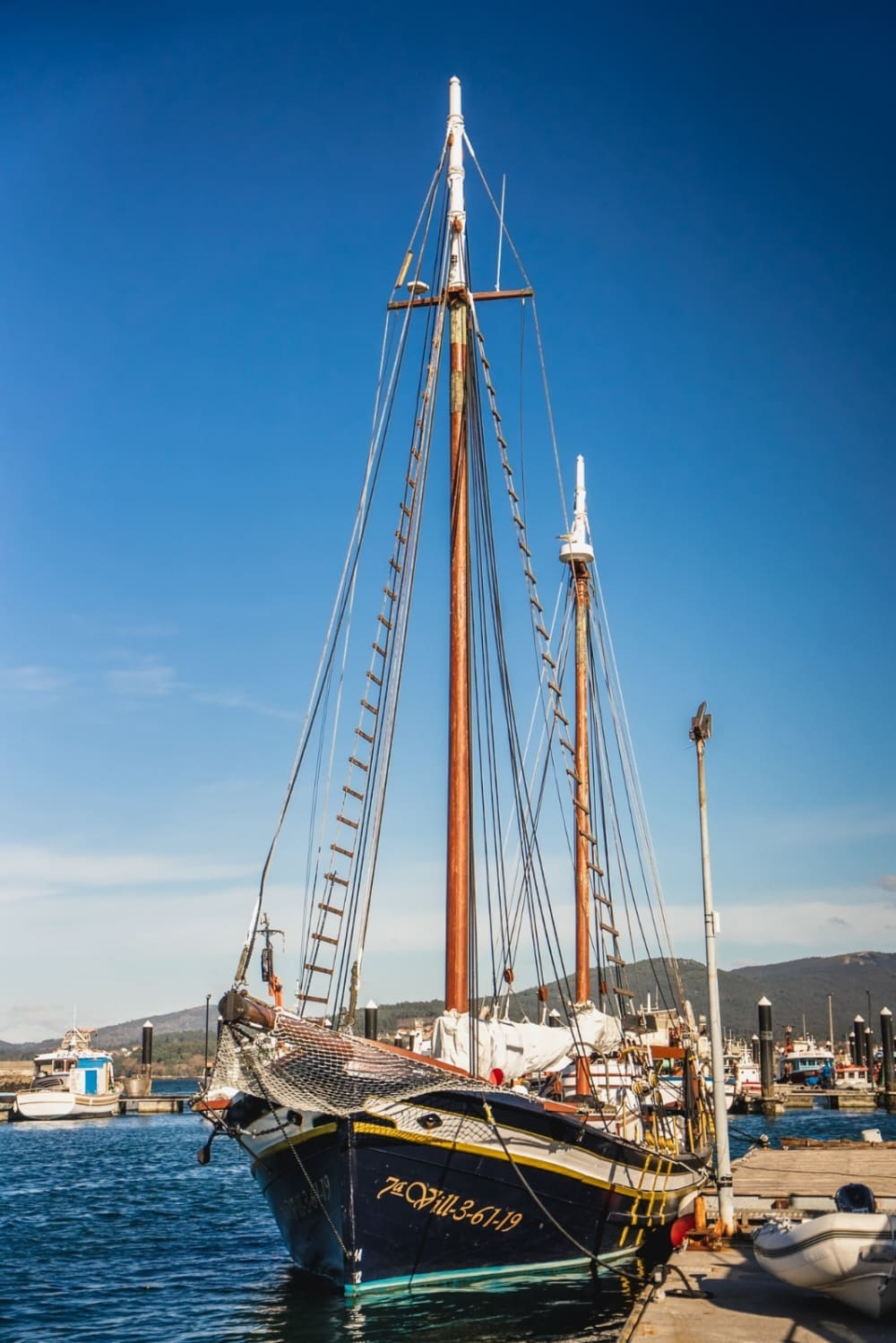 Escursione di un'intera giornata in barca a vela a Vigo.