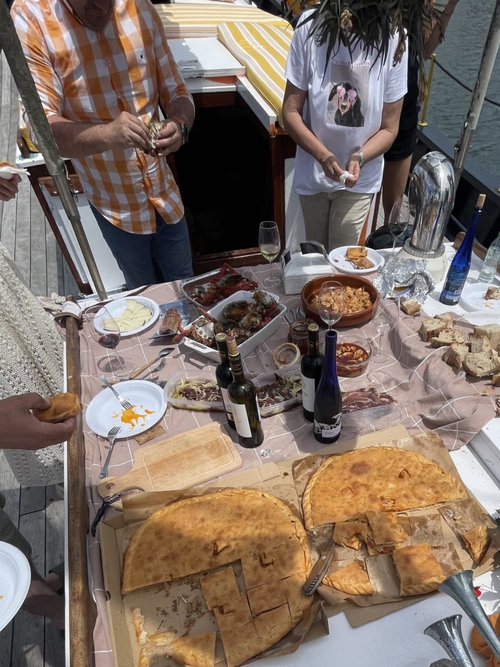 Escursione di un'intera giornata in barca a vela a Vigo.
