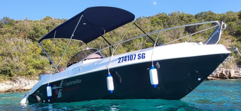 Discover Stari Grad: A full day of sun on a motorboat