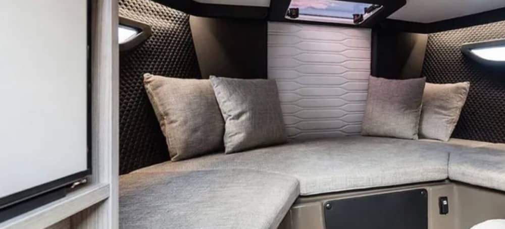 Genießen Sie mit Ihrem Skipper einen All-Inclusive-Tag an der französischen Riviera.