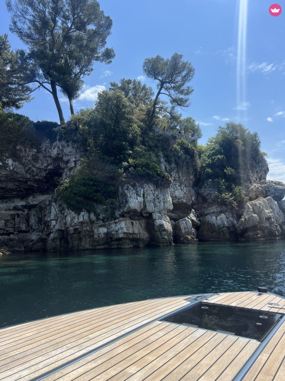 Genießen Sie mit Ihrem Skipper einen All-Inclusive-Tag an der französischen Riviera.