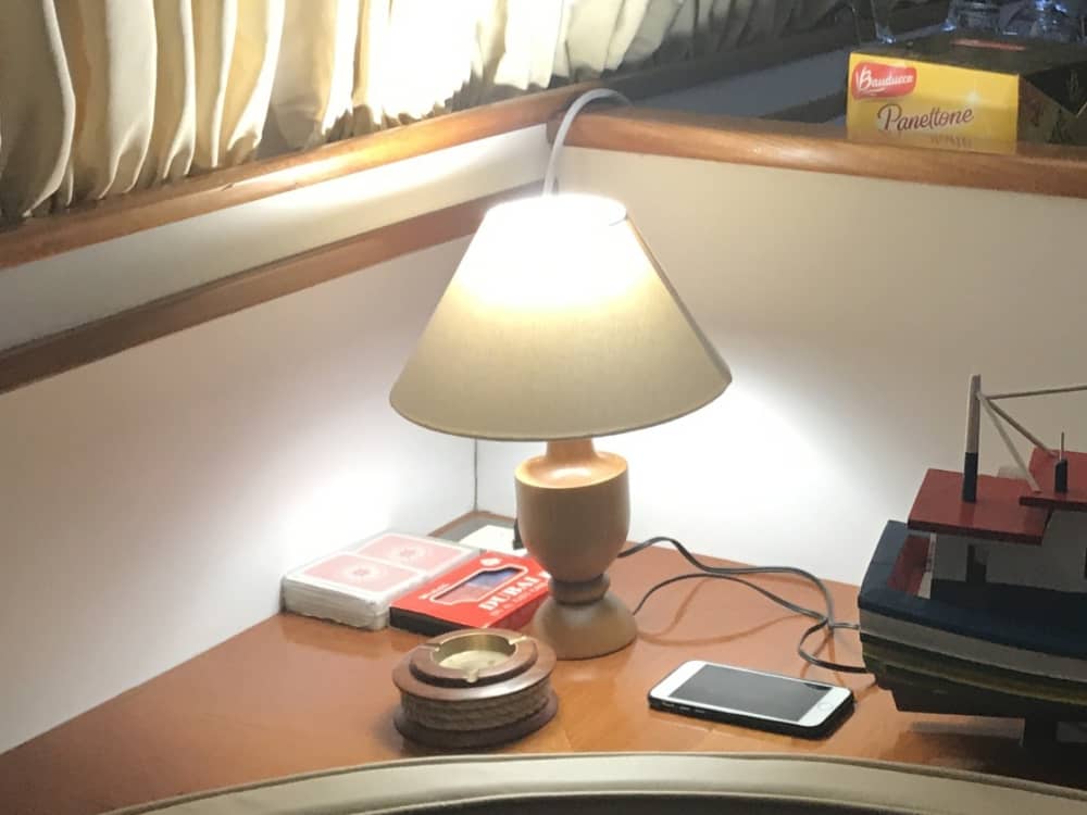 Mer, amour et soleil : une journée riche en émotions à bord d'un bateau à moteur