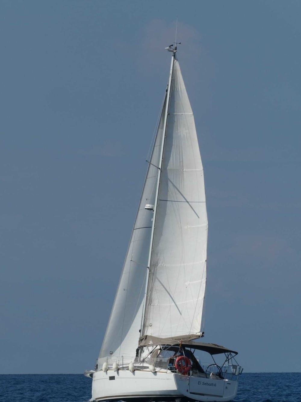 Esperienza di navigazione di un'intera giornata su una barca a vela a Mataró