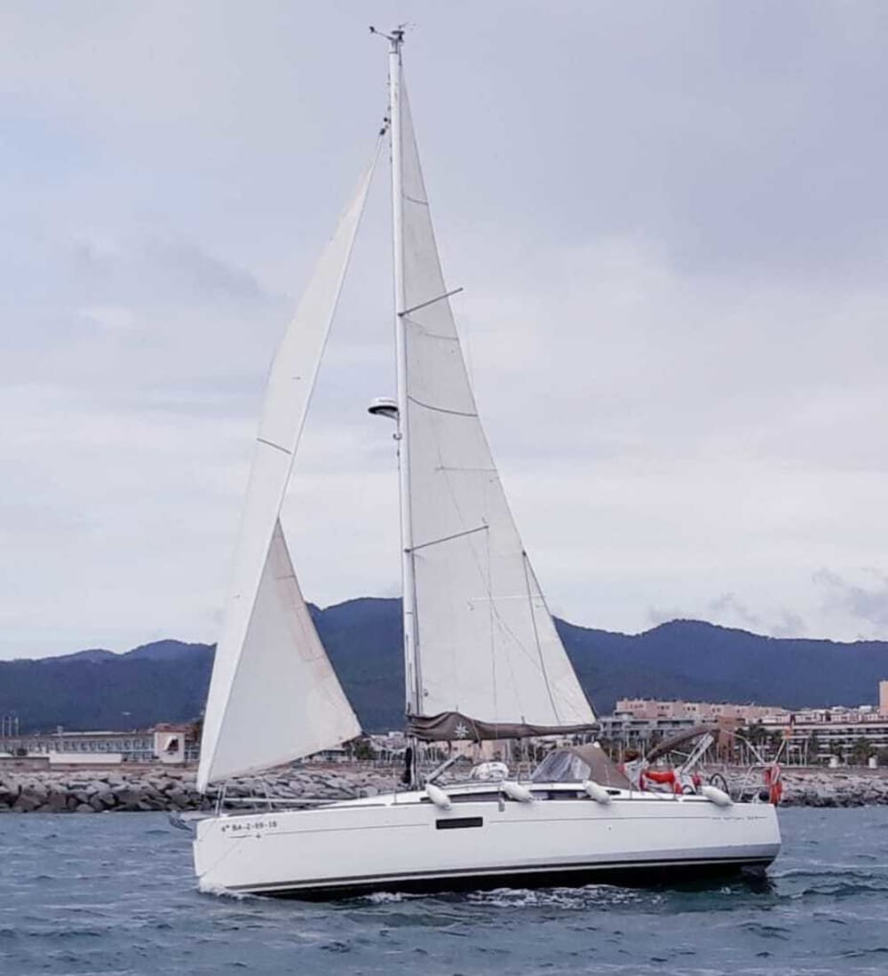Esperienza di navigazione di un'intera giornata su una barca a vela a Mataró