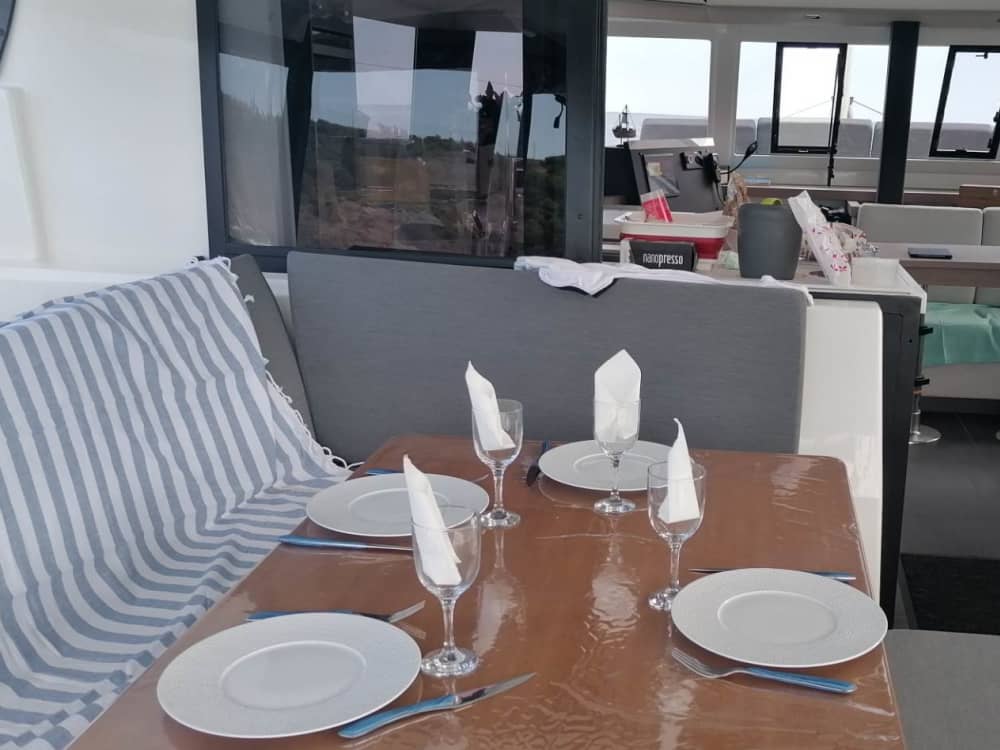 Noleggio di catamarano per l'intera giornata a Canet-en-Roussillon