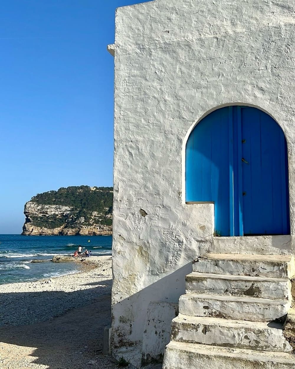 Full day of sea caves and crystal clear waters.