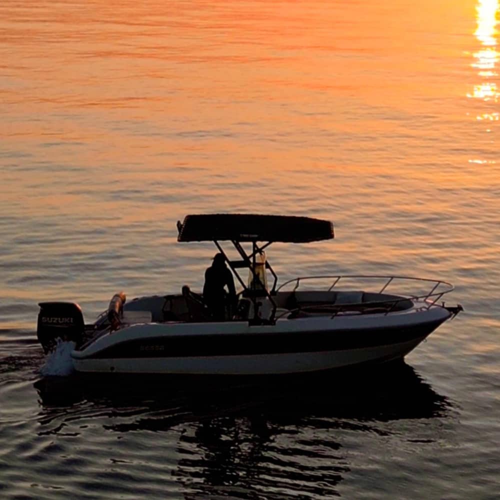 Enjoy the Sunset with our 2-hour experience.