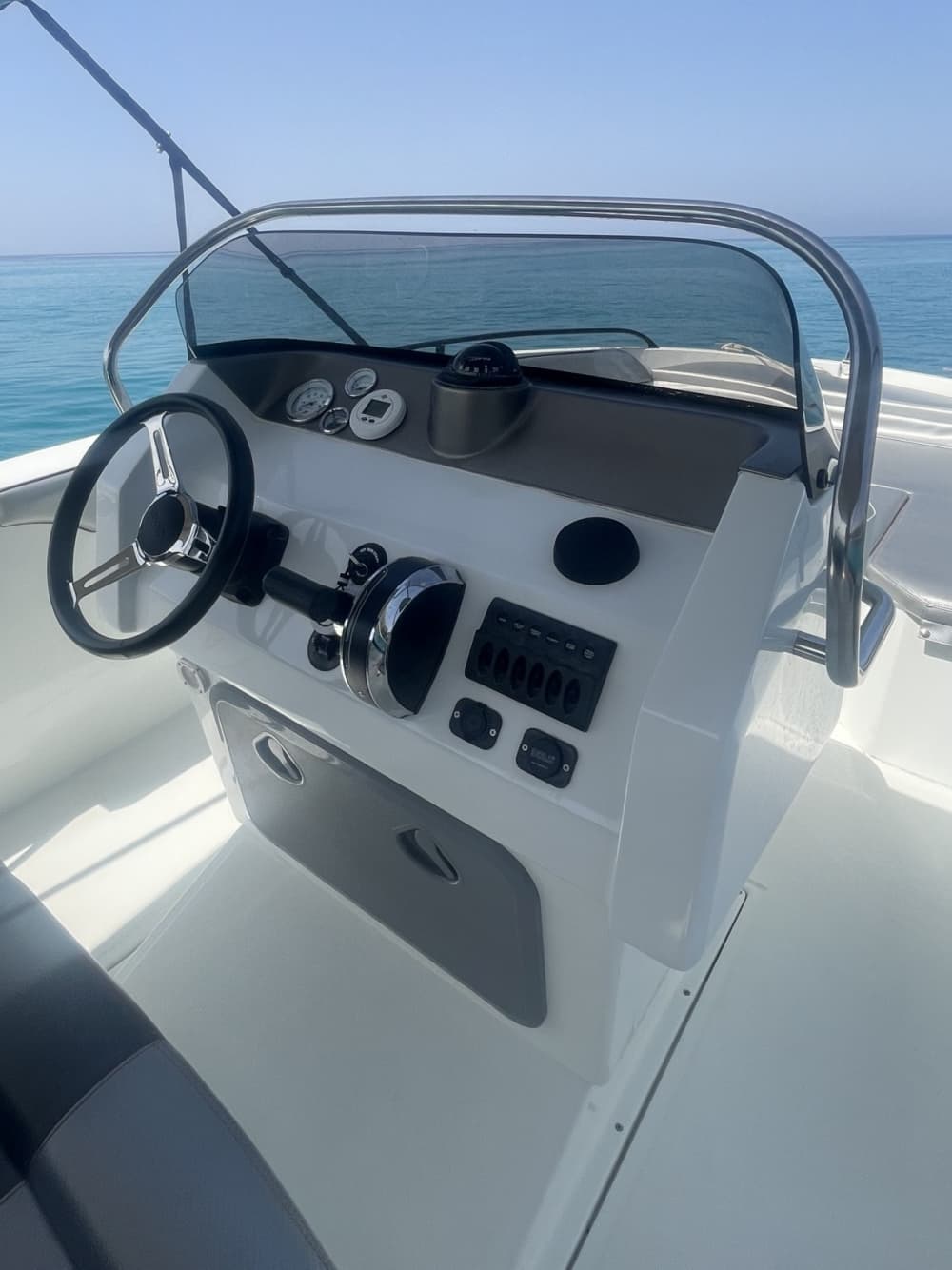 3,5 uur in Tropea: Huur een motorboot en geniet