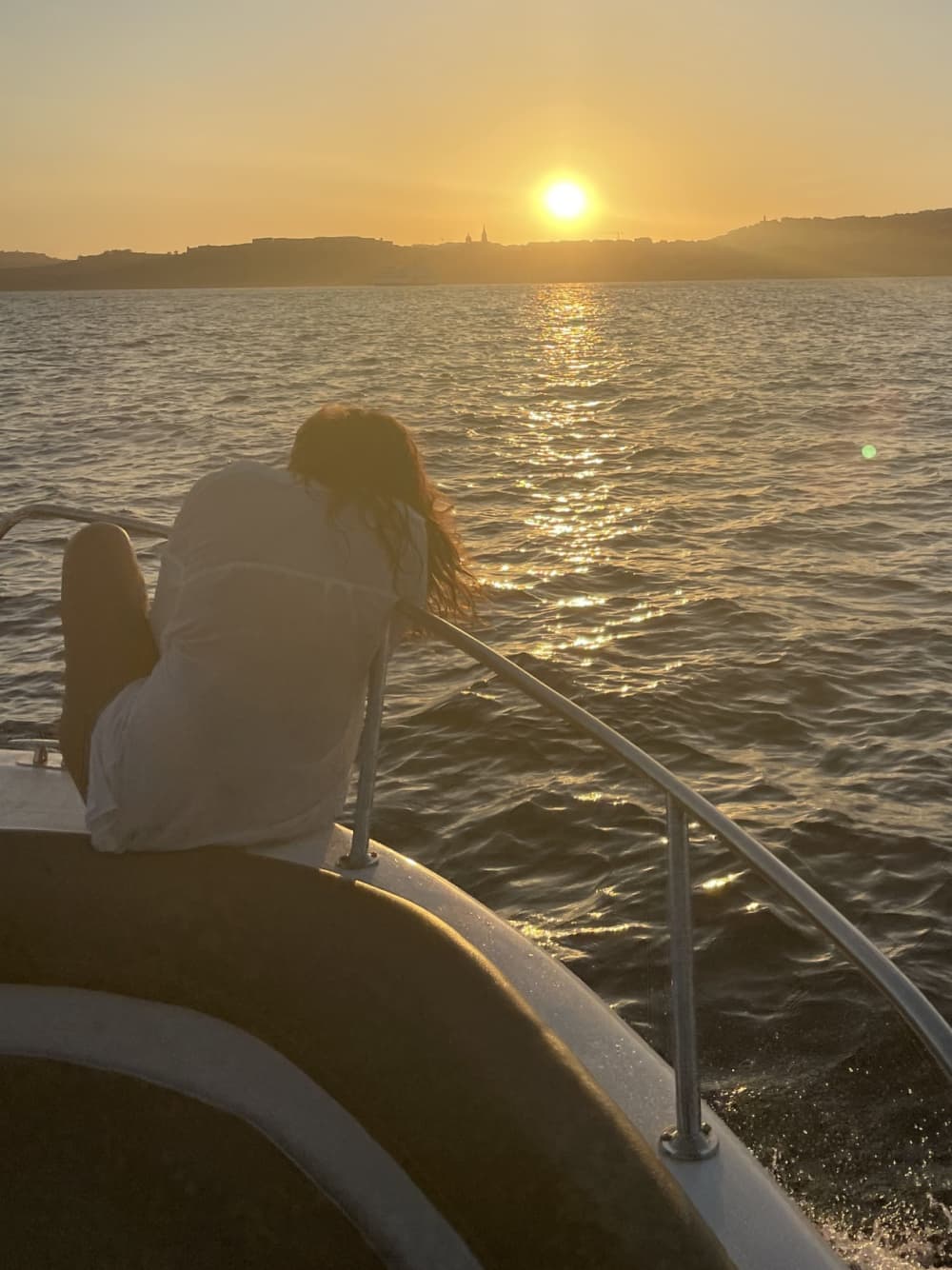 Проведите целый день на моторной лодке на Мальте.