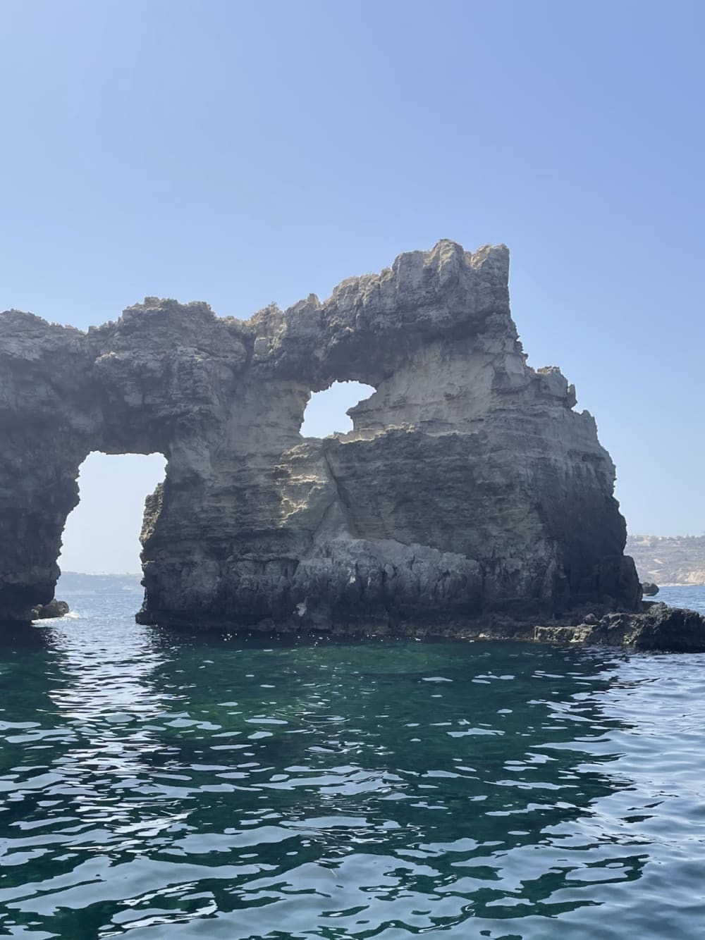 Проведите целый день на моторной лодке на Мальте.