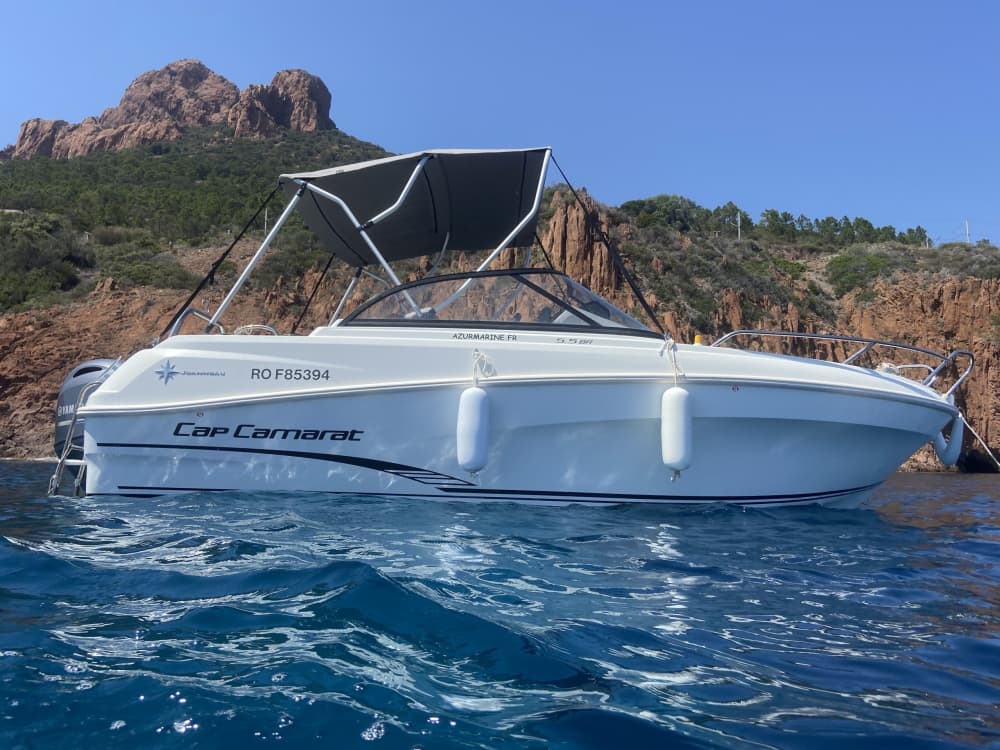 Le meilleur de Saint-Aygulf se trouve sur l'eau : votre journée privée complète en bateau à moteur