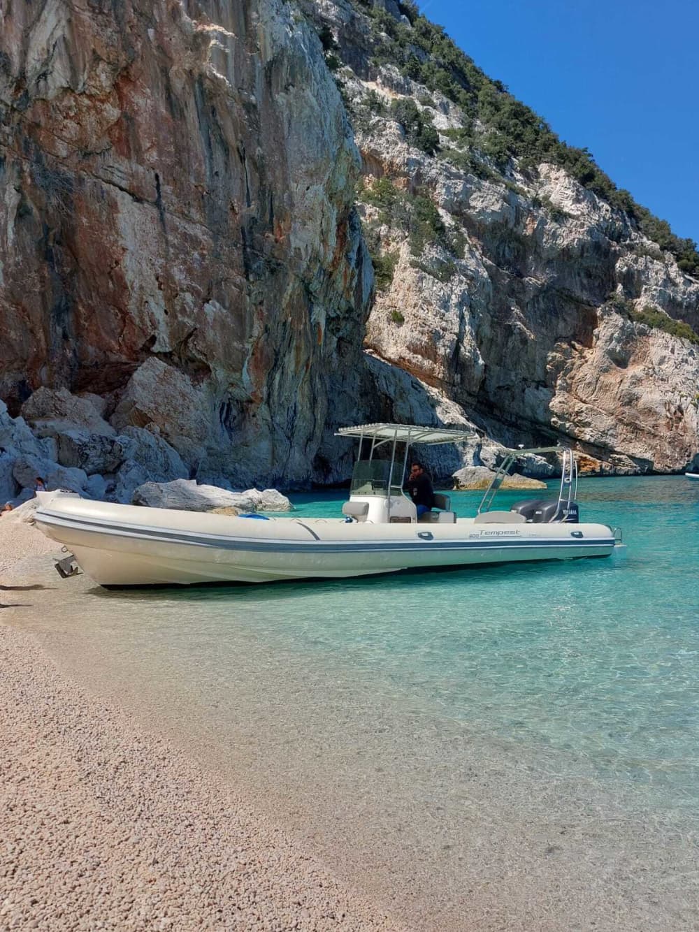 Una giornata alla scoperta di Santa Maria Navarrese: la vera Dolce Vita in motoscafo