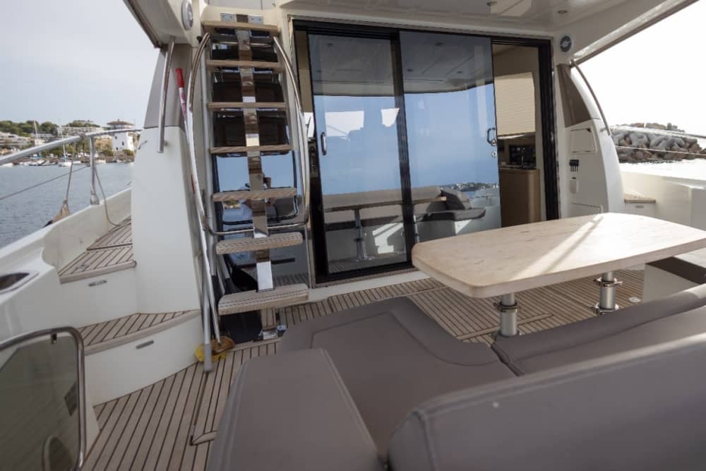 Öflykt: Lyxig yachtdag från Antibes till Lérinsöarna