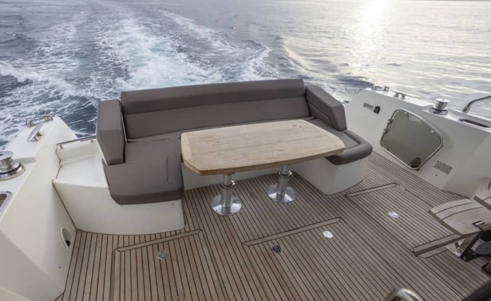 Öflykt: Lyxig yachtdag från Antibes till Lérinsöarna