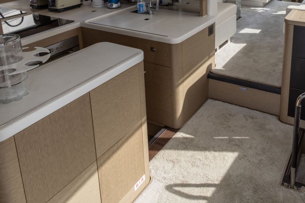 Öflykt: Lyxig yachtdag från Antibes till Lérinsöarna