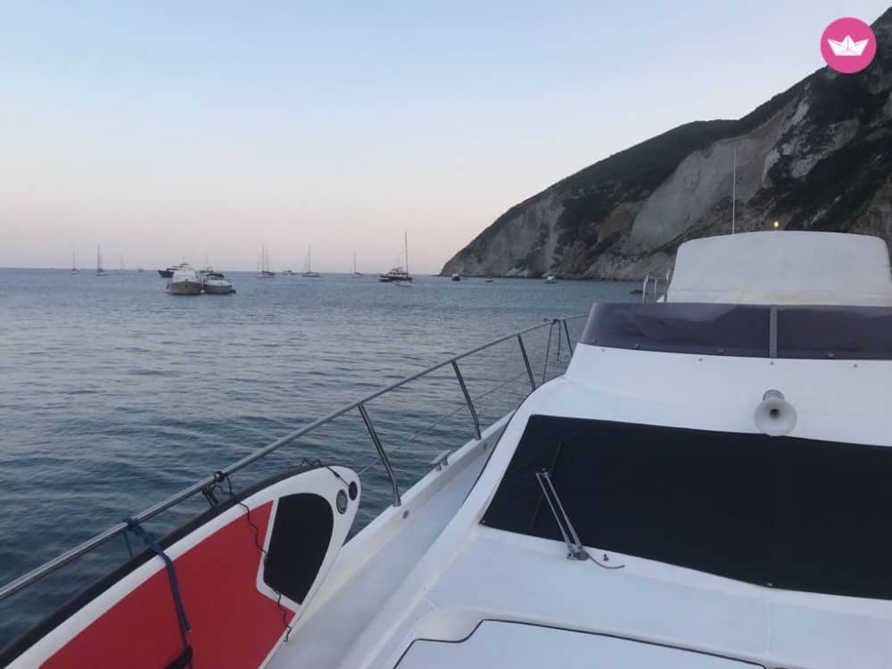 Excursion d'une journée en yacht de Porto Badino à Ponza et Palmarola
