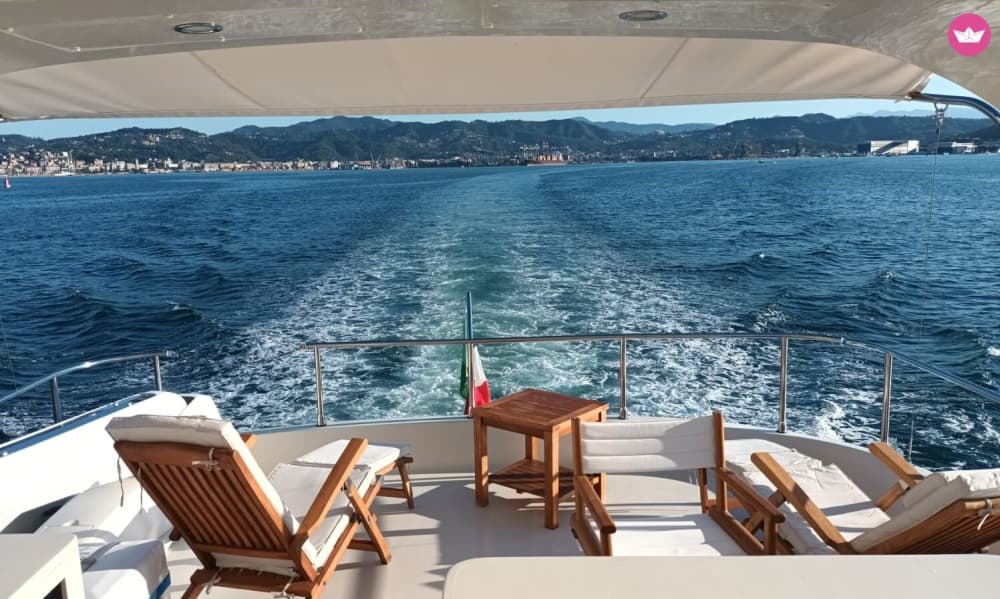 Yacht 5 terre sbarco con Tender