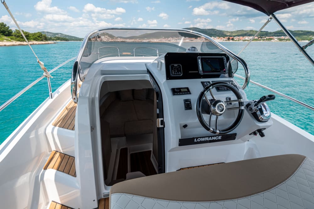 Your private motorboat for a day around Tribunj