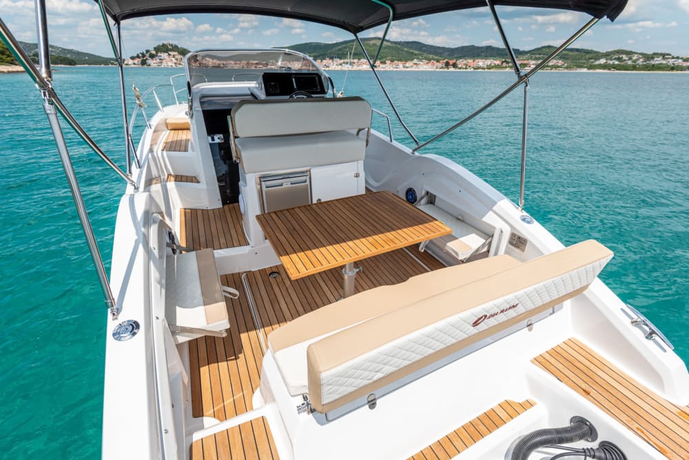 Your private motorboat for a day around Tribunj