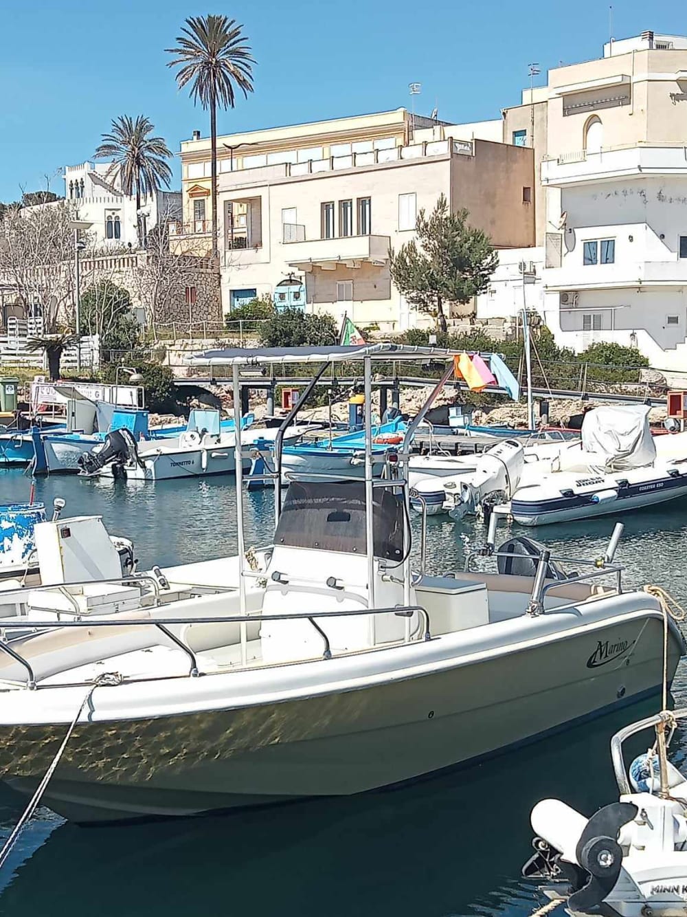 Escursione in barca di mezza giornata a Santa Maria di Leuca a bordo di un motoscafo.