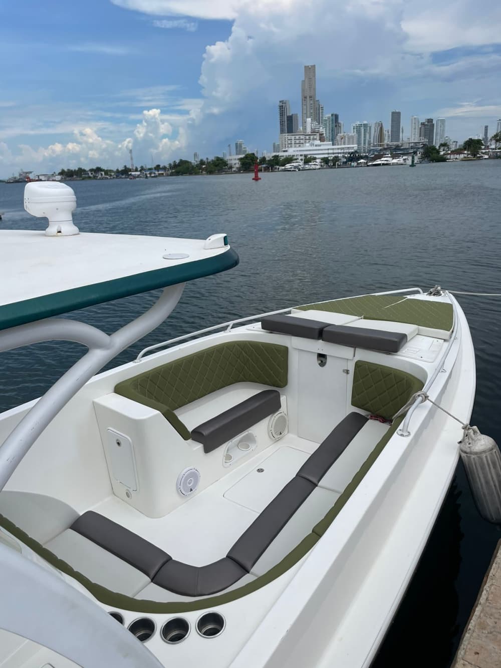 Découvrez Carthagène en bateau à moteur pendant 8 heures