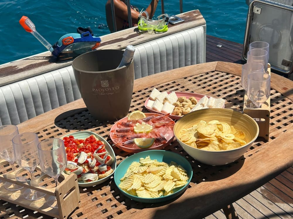 2 ore e 30 minuti per esplorare Gallipoli in motoscafo.