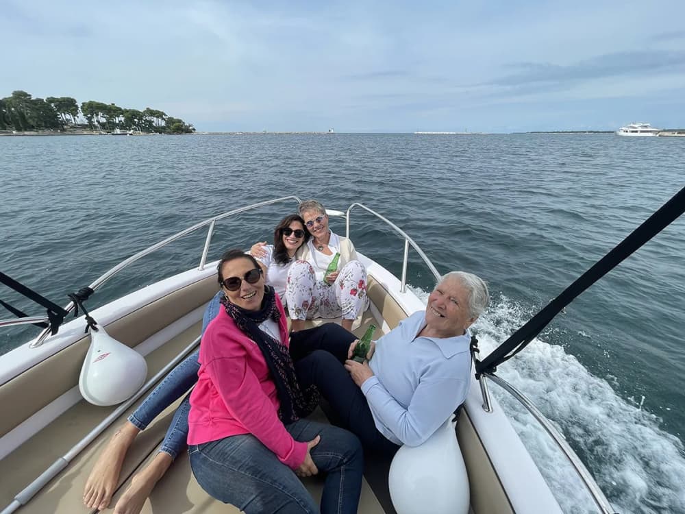 Din dag i Poreč: Hyr en motorbåt för en heldags upptäcktsfärd