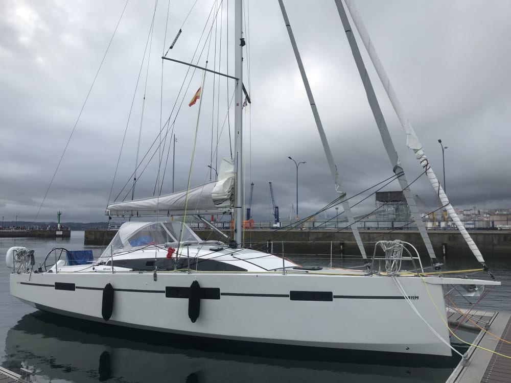 Genießen Sie einen Tag auf See in Rom an Bord eines Segelboots