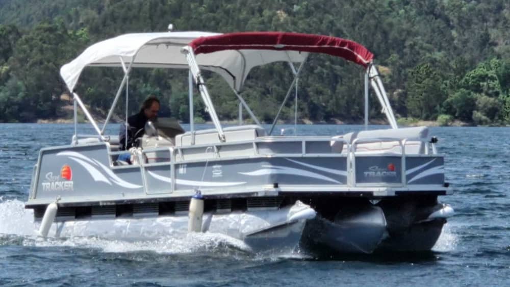 Votre journée à Barragem de Castelo de Bode&nbsp;: louez un bateau à moteur pour une journée complète de découverte.