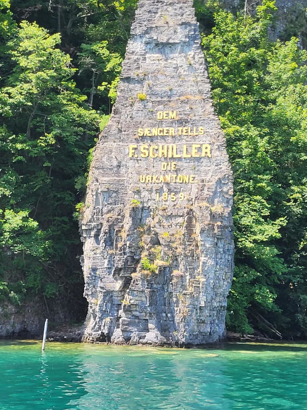 Make every moment count: A full day of sun around Gersau on a motor yacht