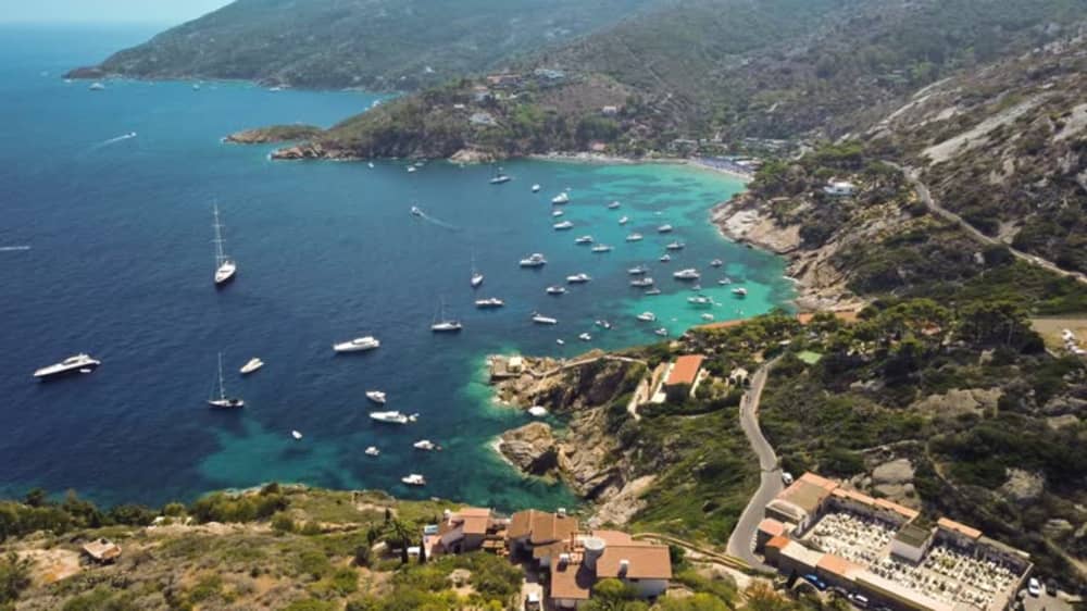 Tuscan Island Dreams - 8-Hour Private Cruise to Giglio