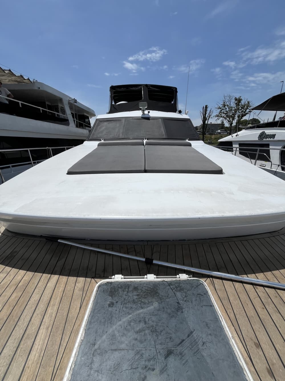 A full day of magic in İstanbul on a motor yacht