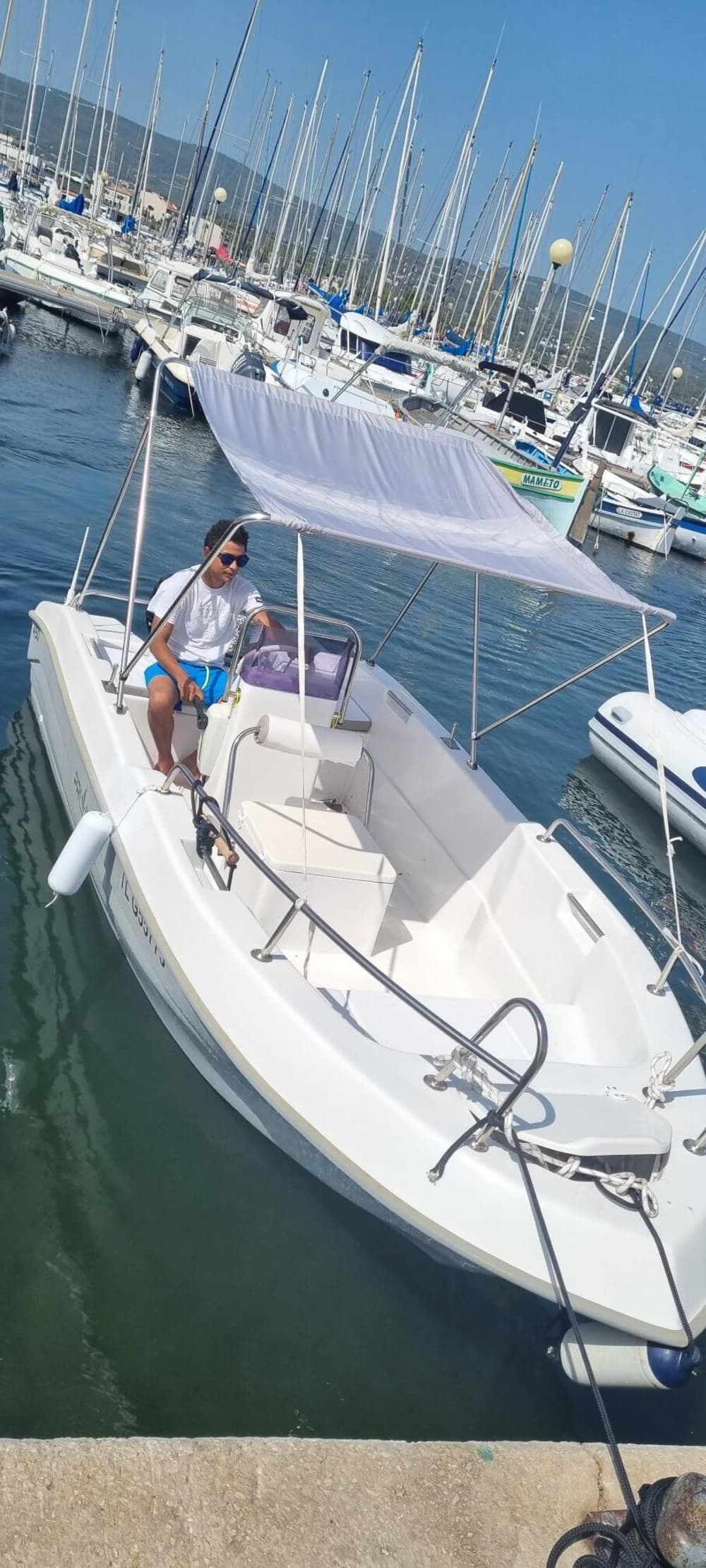 Ihr Tag in La Ciotat: Mieten Sie ein Motorboot für einen ganzen Tag voller Entdeckungen