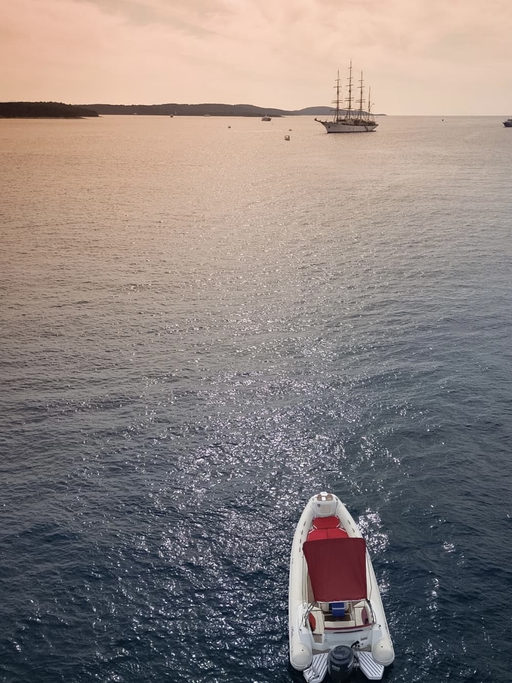 Passeio de barco de 8 horas em Hvar até as deslumbrantes cavernas marinhas