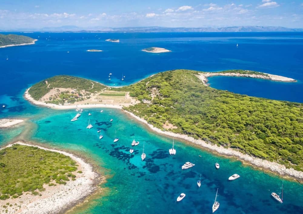 Passeio de barco de 8 horas em Hvar até as deslumbrantes cavernas marinhas
