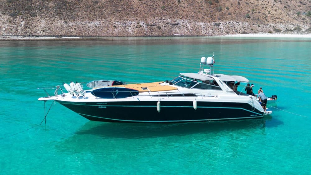 Your day in La Paz: Rent a motorboat for 8h30 of discovery