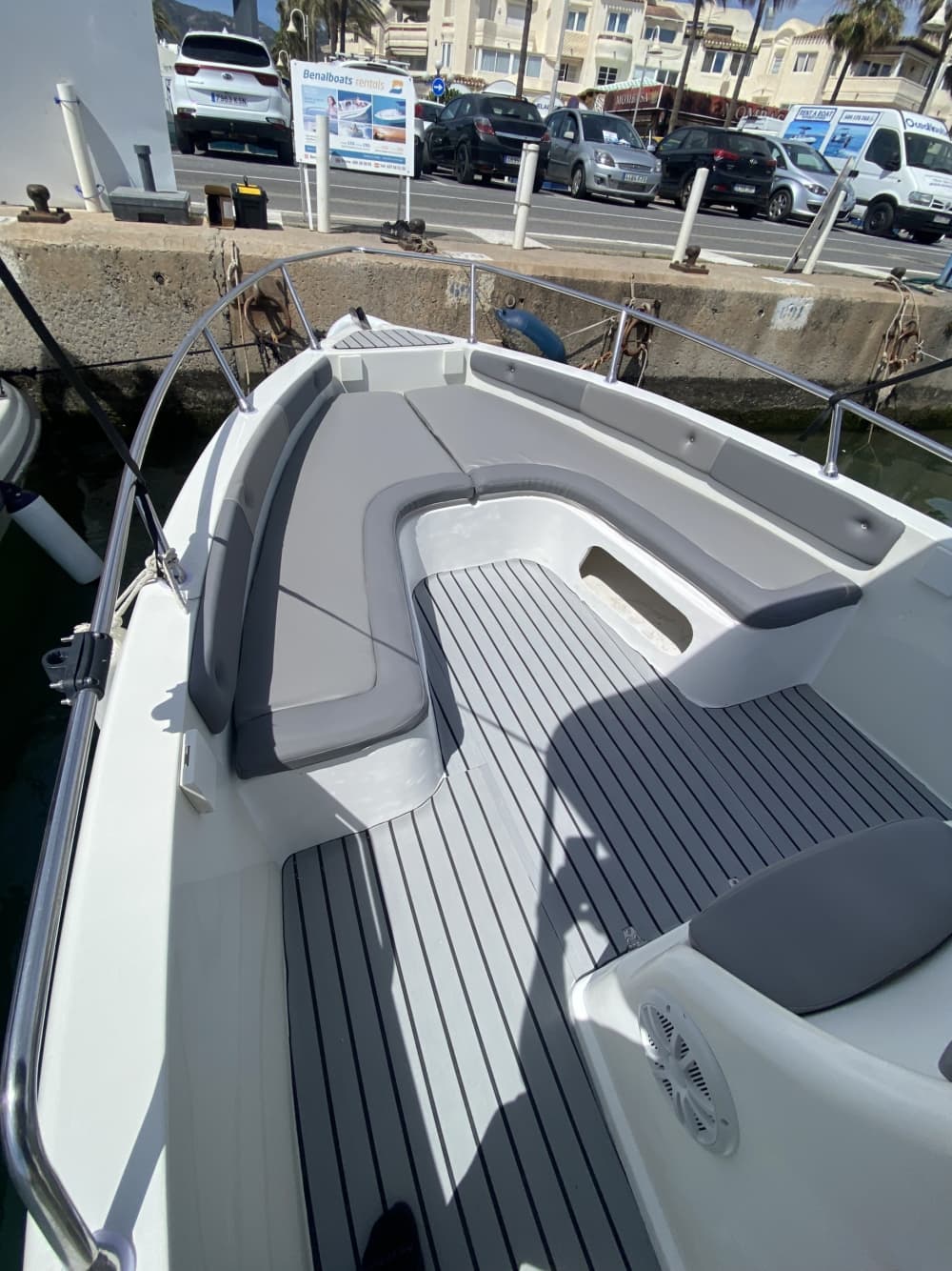 Votre journée à Malaga : Louez un bateau à moteur pour une journée complète de découverte